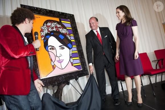 La princesse Mary de Danemark révélait à Copenhague le 6 mai 2012 avec la complicité et la présence de Romero Britto le portrait d'elle que l'artiste brésilien a réalisé à l'occasion de la Journée des enfants (Børnehjaelpsdagen) au Danemark 2012, dont elle est la marraine et dont il a signé l'affiche.