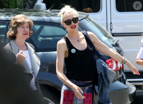 Gwen Stefani et sa mère, dans le quartier d'Encino à Los Angeles, le 6 mai 2012.