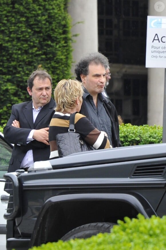 Raphaël Mezrahi aux obsèques d'Eric Charden, le 11 mai 2012, à Paris.