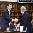 Le ténor Placido Domingo a reçu des mains du prince Felipe d'Espagne et en présence de son épouse Marta Ornelas le Prix Camino Real 2012, vendredi 11 mai 2012 à l'Université de Henares, à Madrid.