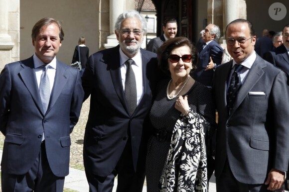 Placido Domingo a reçu en présence de son épouse Marta Ornelas le Prix Camino Real 2012, vendredi 11 mai 2012 à l'Université Alcala de Henares, à Madrid.