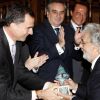 Placido Domingo a reçu des mains du prince Felipe d'Espagne et en présence de son épouse Marta Ornelas le Prix Camino Real 2012, vendredi 11 mai 2012 à l'Université d'Alcala de Henares, à Madrid.