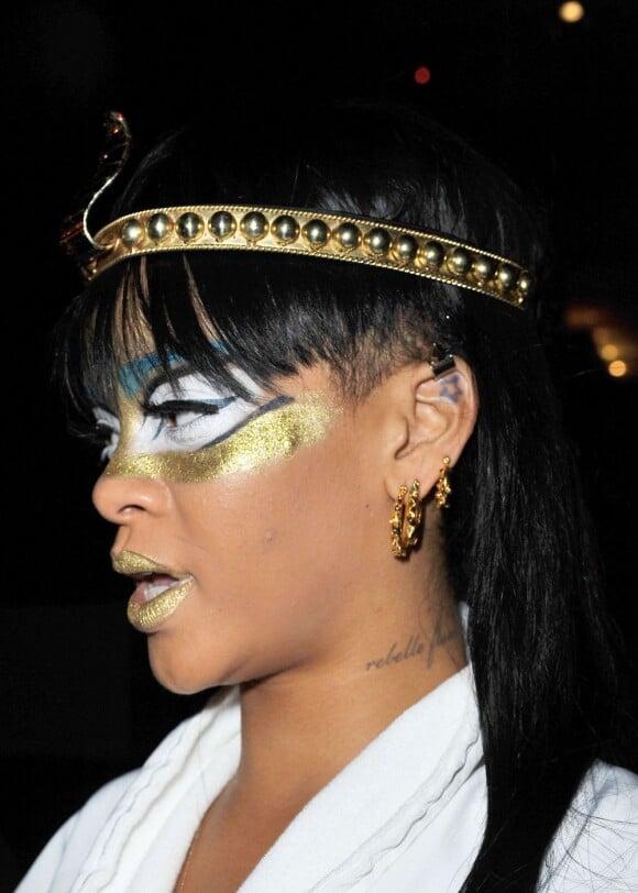 Rihanna quitte son hôtel, le Gansevoort, pour rejoindre le centre Jacob K. Javits. New York, le 14 mai 2012.