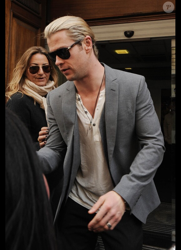 Chris Hemsworth lors de son arrivée aux studios de la Radio One à Londres le 15 mai 2012