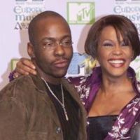 Mort de Whitney Houston: Bobby Brown lui dédie une chanson, évoque ses souvenirs