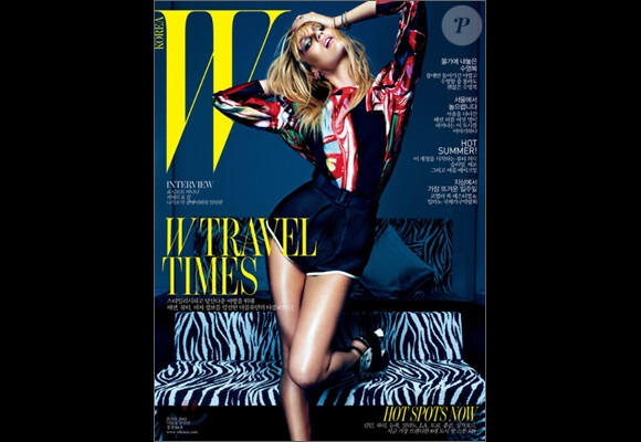 Candice Swanepoel en couverture du magazine W Korea de juin 2012. Photo par Mario Sorrenti.