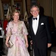 Le roi Constantin et la reine Anne-Marie de Grèce. Le prince Charles et Camilla Parker Bowles donnaient le 18 mai 2012 à Buckingham Palace un dîner pour de nombreux royaux étrangers, invités en l'honneur du jubilé de diamant de la reine Elizabeth II. Les convives avaient plus tôt dans la journée déjeuné avec la monarque au château de Windsor.