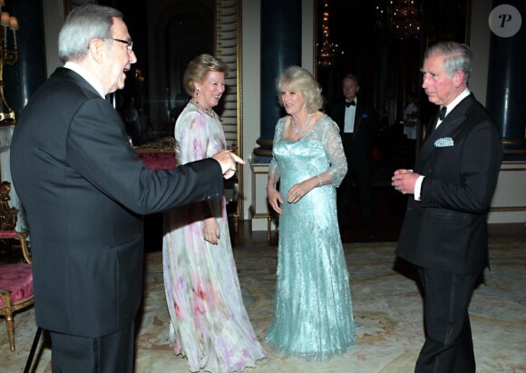 Le duc et la duchesse de Cornouailles accueillent Constantin et Anne-Marie de Grèce.
Le prince Charles et Camilla Parker Bowles donnaient le 18 mai 2012 à Buckingham Palace un dîner pour de nombreux royaux étrangers, invités en l'honneur du jubilé de diamant de la reine Elizabeth II. Les convives avaient plus tôt dans la journée déjeuné avec la monarque au château de Windsor.