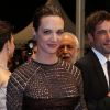 Asia Argento monte les marches du Palais des Festivals, pour la projection de Dracula 3D, à Cannes le 19 mai 2012