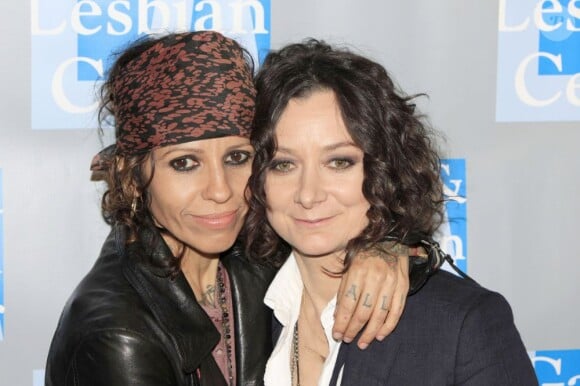 Sara Gilbert et Linda Perry à la soirée An Evening With Women organisée par le centre LGBT de Los Angeles, au Beverly Hilton Hotel, le 19 mai 2012.