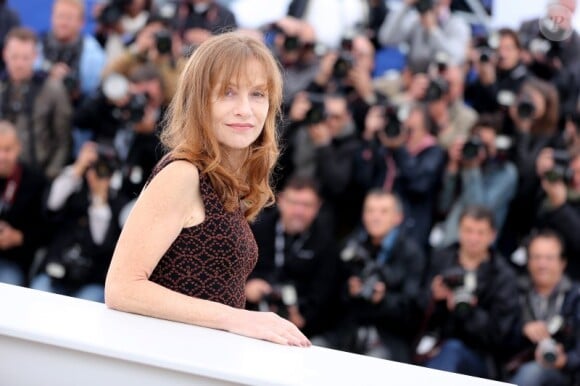 Isabelle Huppert pour le photocall du film In Another Country de le 21 mai 2012 au Festival de Cannes