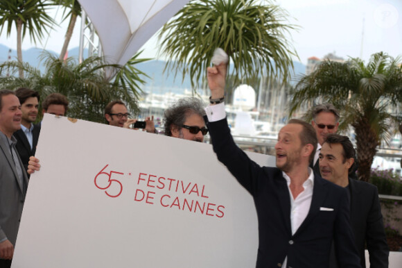 Gustave Kervern, Benoît Poelvoorde et Albert Dupontel lors du photocall du film Le Grand Soir le 22 mai 2012 au Festival de Cannes