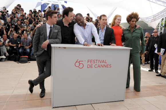 Zac Efron, John Cusack, Lee Daniels, Matthew McConaughey, Nicole Kidman et Macy Gray lors du photocall du film Paperboy au Festival de Cannes le 24 mai 2012