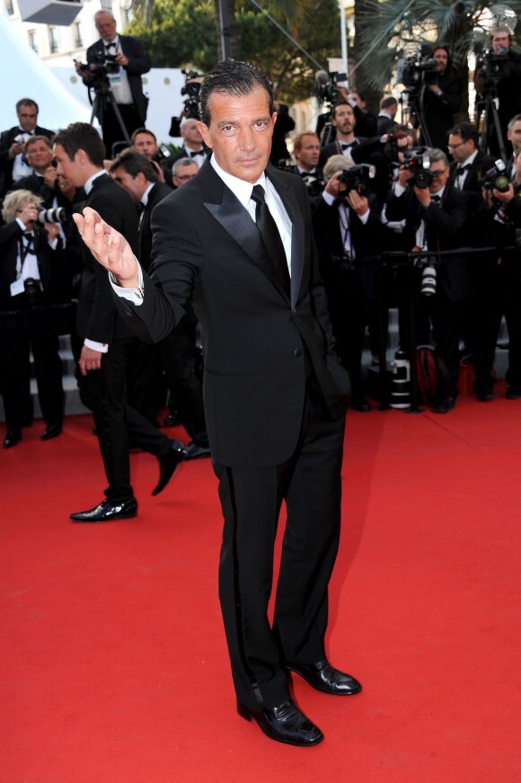 Antonio Banderas lors de la montée des marches pour la projection du film Paperboy le 24 mai 2012 lors du Festival de Cannes