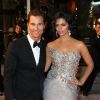 Matthew McConaughey et sa fiancée Camila Alves lors de la descente des marches après la projection du film Mud au Festival de Cannes le 26 mai 2012.