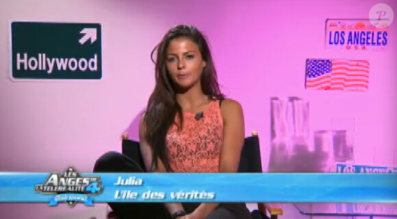 Julia dans Les Anges de la télé-réalité 4 sur NRJ 12 le lundi 28 mai 2012