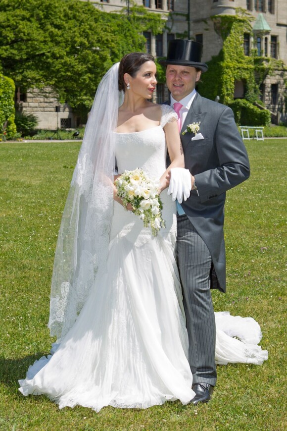Charles Alexandre de Faber-Castell, héritier de la maison d'articles de bureau et d'art Faber-Castell, et sa compagne Melissa Eliyesil ont célébré leur mariage le 26 mai 2012 à Stein, en Bavière, fief de la famille aristocratique.