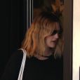 C'est une Drew Barrymore détendue qui sort de la boutique Chanel à Beverly Hills où elle effectuait ses derniers essayages pour sa robe de mariage, avec la complicité de Cameron Diaz. Le 30 mai 2012.