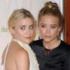 Ashley et Mary-Kate Olsen assistent à l'événement caritatif Salute To American Heroes organisé par la fondation Fresh Air Fund. New York, le 31 mai 2012.