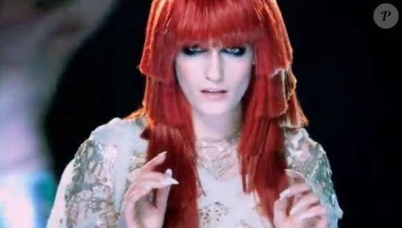 Image extraite du clip Spectrum de Florence & The Machine, réalisé par David LaChapelle et David Byrne, juin 2012.