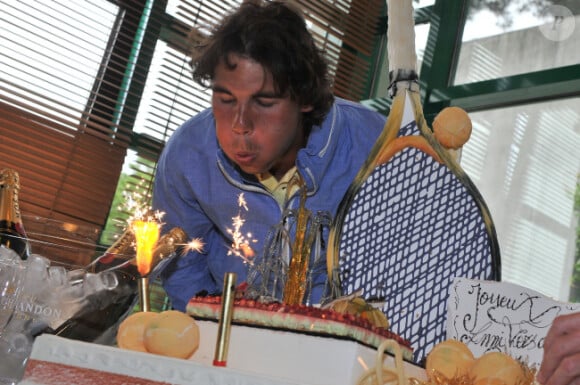 Rafael Nadal souffle ses 26 bougies le 3 juin 2012 à Roland-Garros