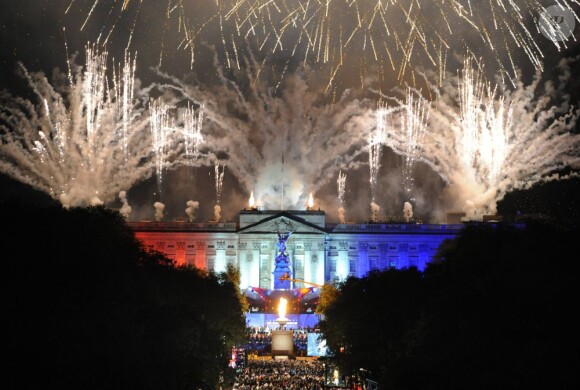 La reine Elizabeth II a pu compter sur le meilleur des artistes du royaume, réunis par le Take That Gary Barlow, pour faire vibrer son jubilé de diamant lors du concert donné à Buckingham Palace le 4 juin 2012.