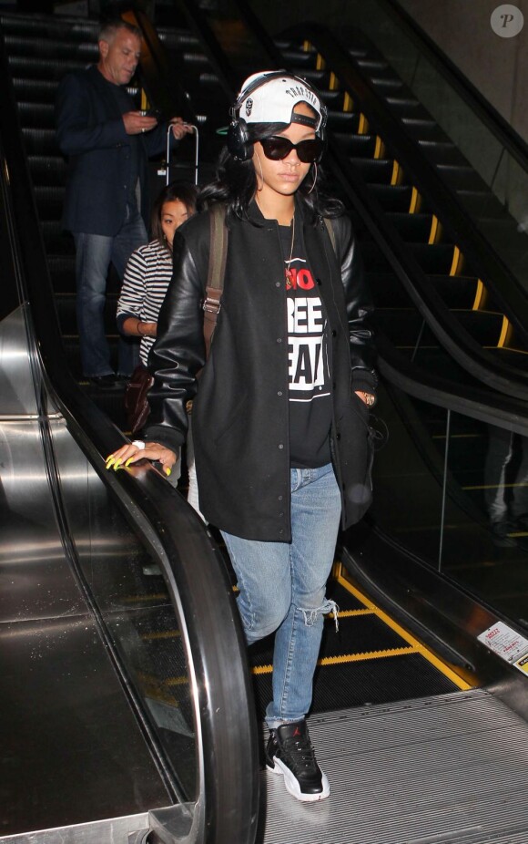 Rihanna à l'aéroport de Los Angeles le 3 juin 2012.
