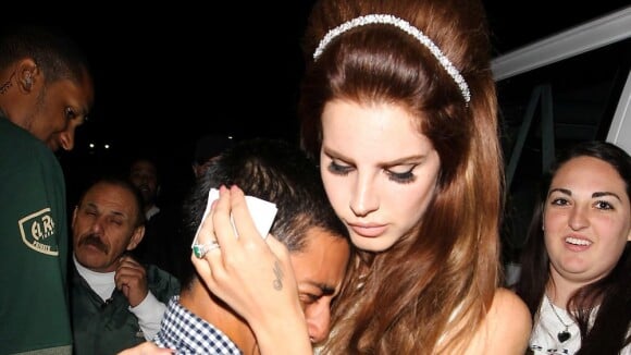 Lana Del Rey, très tendre avec ses fans, leur offre une nouvelle chanson