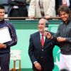 Rafael Nadal heureux le 11 juin 2012 après avoir décrocher un septième titre à Roland-Garros après avoir battu Novak Djokovic (6-4, 6-3, 2-6, 7-5)