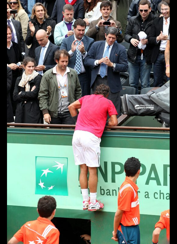 Rafael Nadal lors de sa septième victoire à Roland-Garros face à Novak Djokovic le 10 juin 2012 à Paris