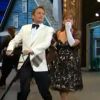 Numéro d'ouverture des 66e Tony Awards par Neil Patrick Harris et Patti LuPone, au Deacon Theatre de New York, le 10 juin 2012.