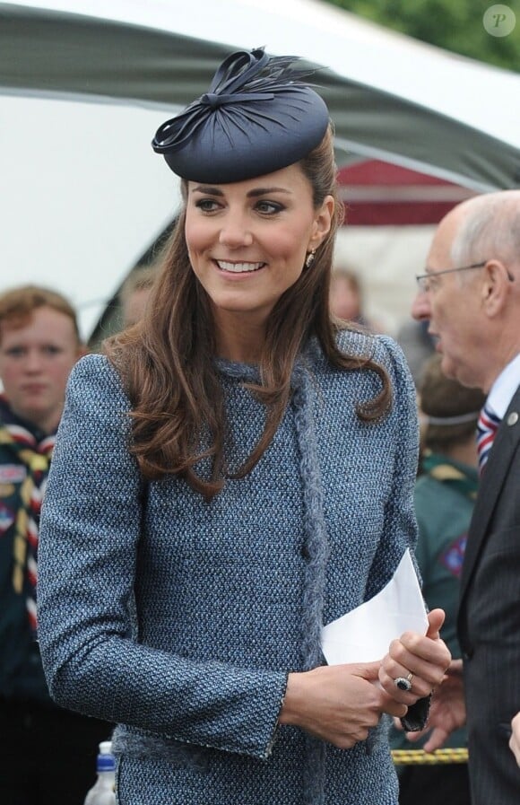 La Duchesse de Cambridge Kate Middleton en visite au Vernon Park. Nottingham, le 13 juin 2012.