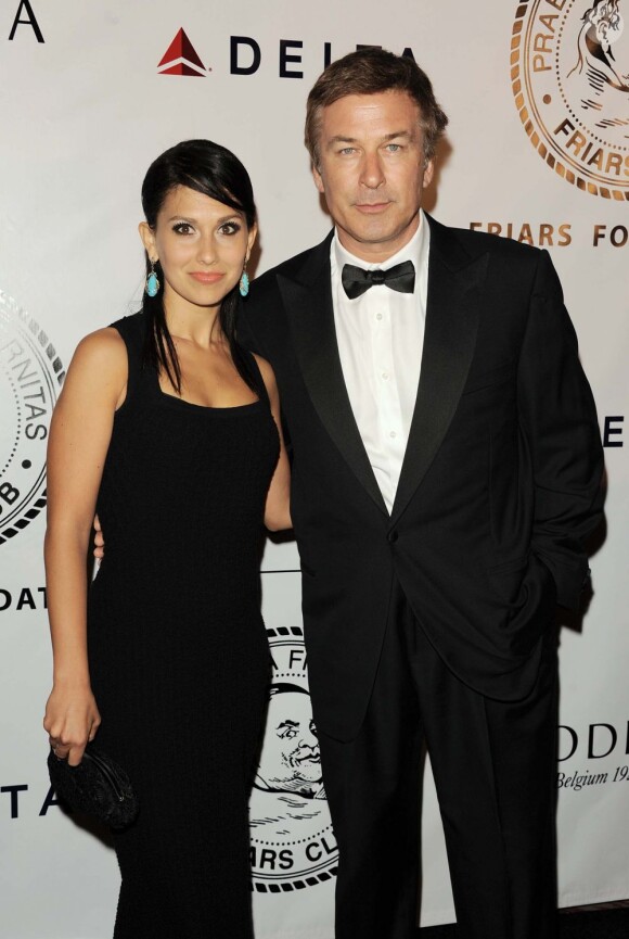 Alec Baldwin et sa fiancée Hilaria Thomas le 12 juin 2012 à New York lors d'un évènement au Friars Club