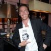 Jean-Philippe Blanc signe son livre Revivre à tout prix à La Villa, à Paris, le 7 juin 2012.