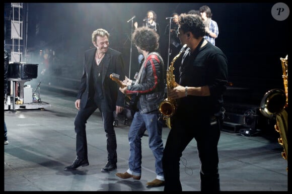EXCLUSIF : Johnny Hallyday et son guitariste en chef Yarol Poupaud répètent au Stade de France le 14 juin 2012.