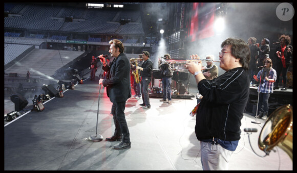 EXCLUSIF : Johnny Hallyday et ses musiciens répètent au Stade de France le 14 juin 2012.