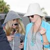 Reese Witherspoon et sa fille Ava arrivent à l'aéroport le vendredi 15 juin 2012, à Los Angeles.