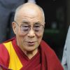 Le Dalaï-lama devant son hôtel de Manchester, le 16 juin 2012.