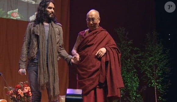 Russell Brand et le Dalaï-lama à Manchester, le 16 juin 2012.