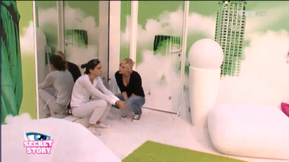 Caroline et Nadège dans Secret Story 6, lundi 18 juin 2012 sur TF1