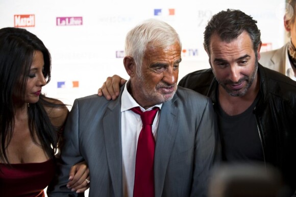 Jean Dujardin, Jean-Paul Belmondo et Barbara Gandolfi au Palais des Beaux-Arts de Bruxelles, le 19 juin 2012.