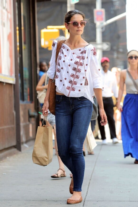 Katie Holmes se promène dans le Lower East Side à New York, le 20 juin 2012.