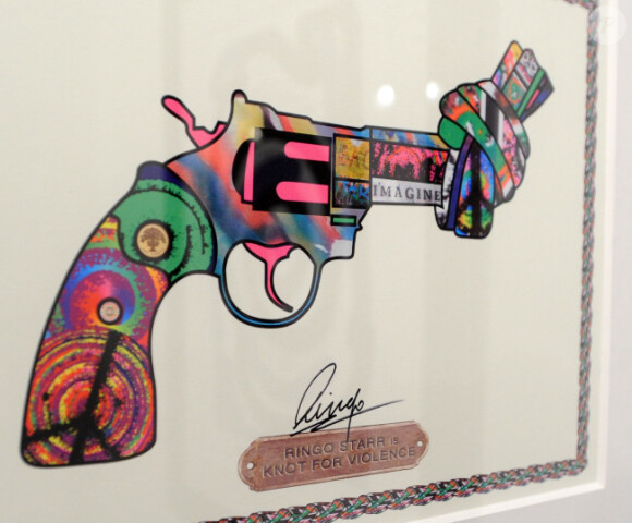Quelques oeuvres de Ringo Starr au vernissage de son exposition à la Pop International Galleries de New York, le 25 juin 2012.
