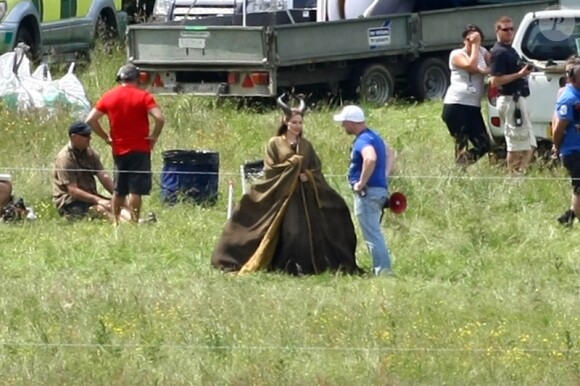 Angelina Jolie sur le tournage du film Maleficent, le 20 juin 2012 en Angleterre.