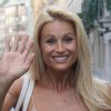 Michelle Hunziker en pleine séance de shopping à Milan, le 27 juin 2012.