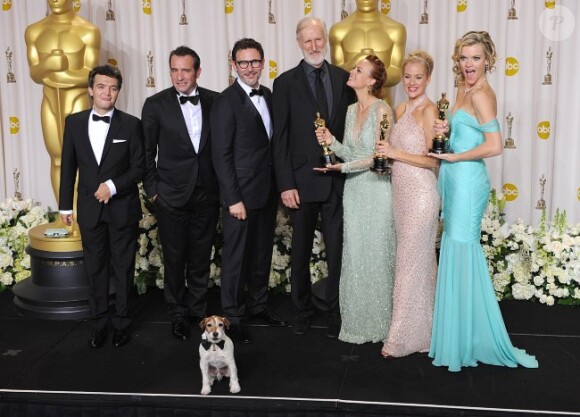 Jean Dujardin, Michel Hazanavicius, Bérénice Bejo, Thomas Langmann et toute l'équipe de The Artist lors des Oscars, en février 2012 à Los Angeles.