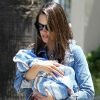 Alessandra Ambrosio très protectrice avec son nouveau-né, Noah, à Los Angeles. Le 29 juin 2012