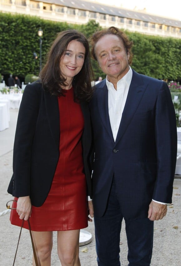 Guillaume Durand et son épouse Diane de Mac Mahon à la présentation de la collection Berluti Printemps-Ete 2013 au Palais Royal, à Paris, le 29 juin 2012.