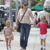 Jennifer Garner aux côtés de ses fillettes Violet et Seraphina, le 2 juillet 2012 à Los Angeles