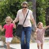 Jennifer Garner aux côtés de ses fillettes Violet et Seraphina, le 2 juillet 2012 à Los Angeles - La maman est toujours aussi complice avec ses filles